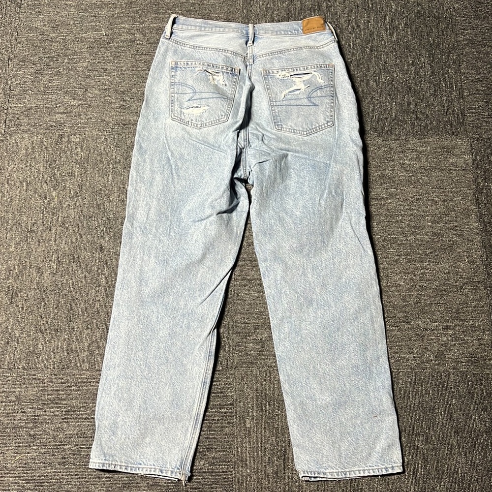 American Eagle 90’s Highest Rise Boyfriend Jeans - Picture 2 of 3
